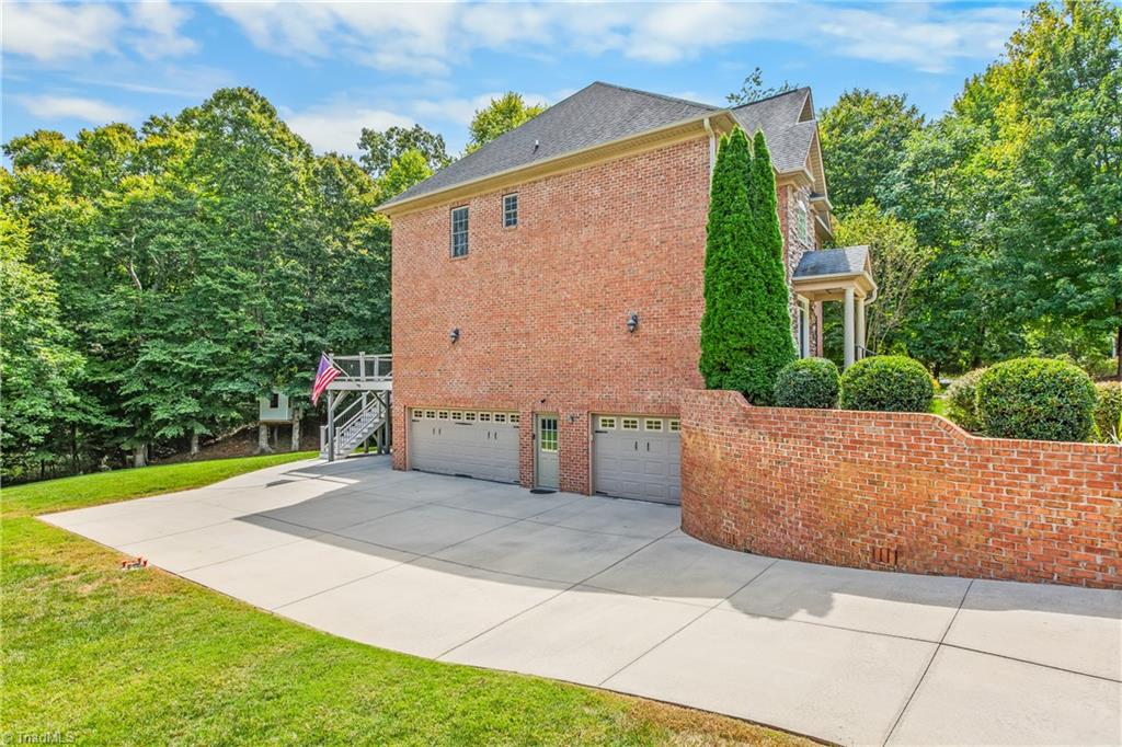 main property photo 40
