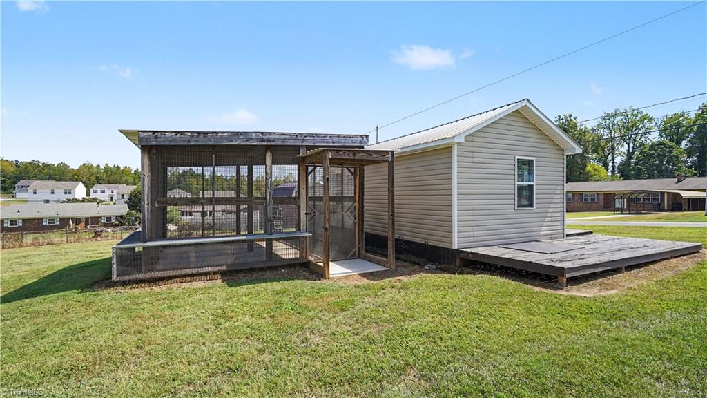 main property photo 28
