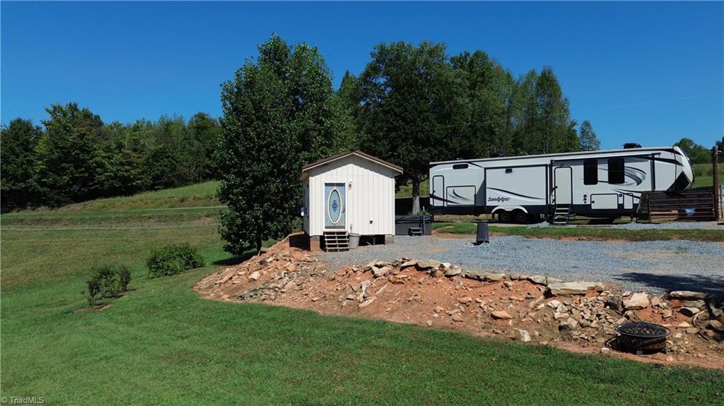 main property photo 40