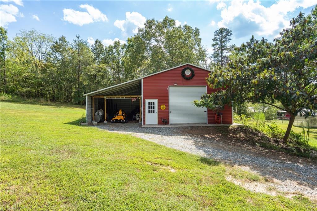 main property photo 40