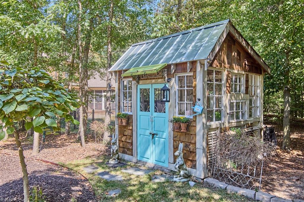 main property photo 41