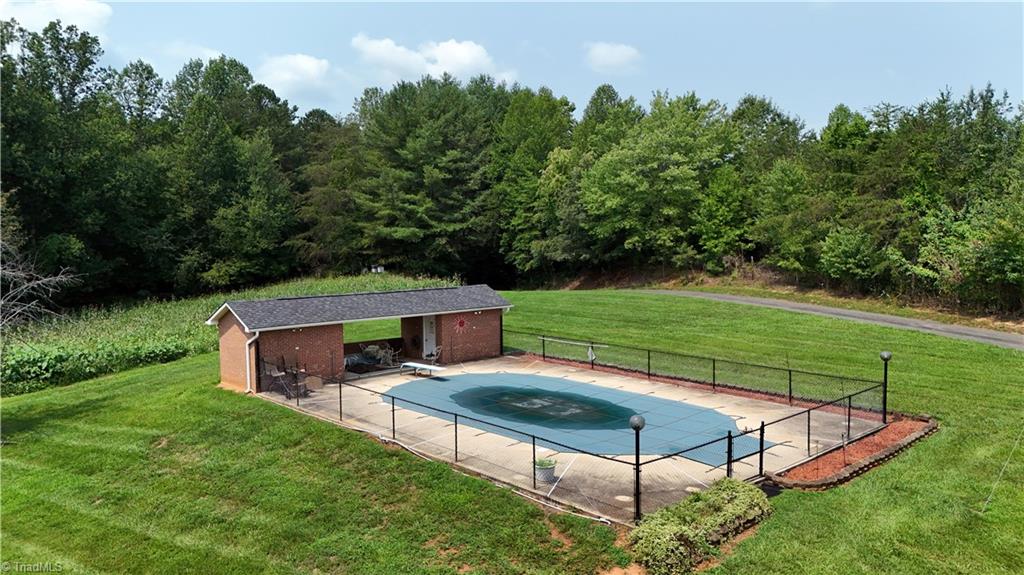 main property photo 23