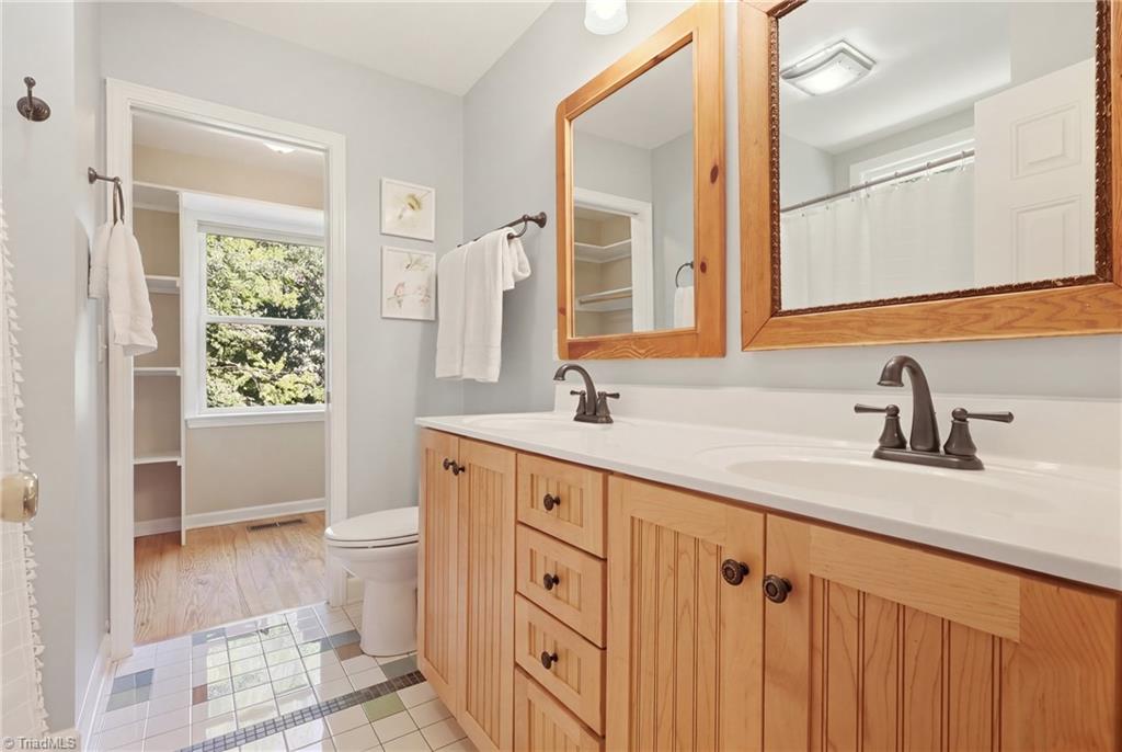 main property photo 23