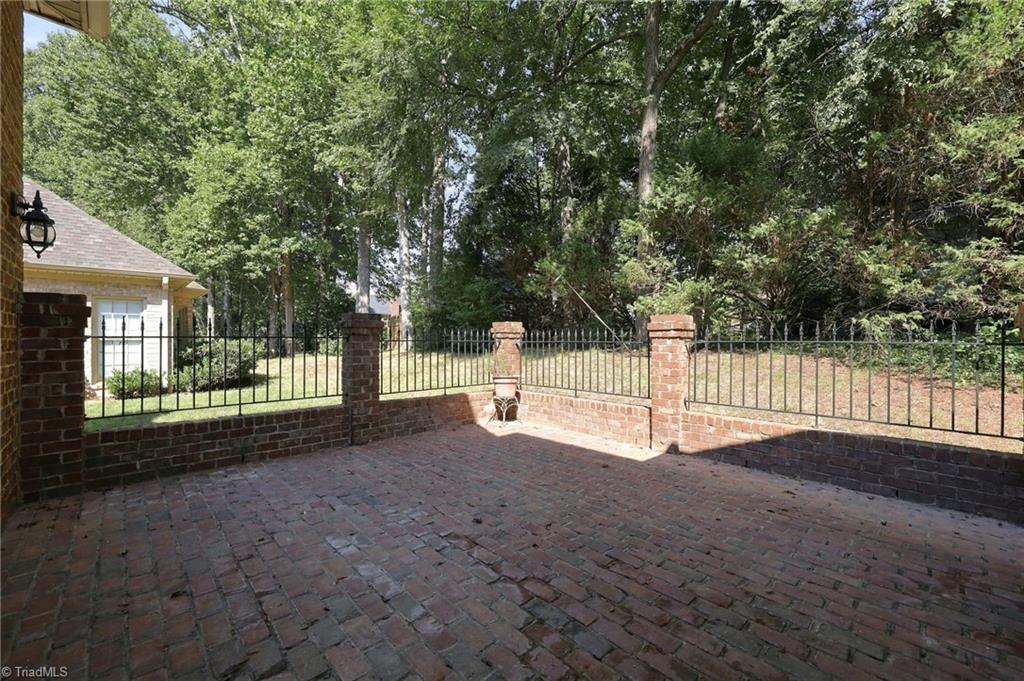 main property photo 45