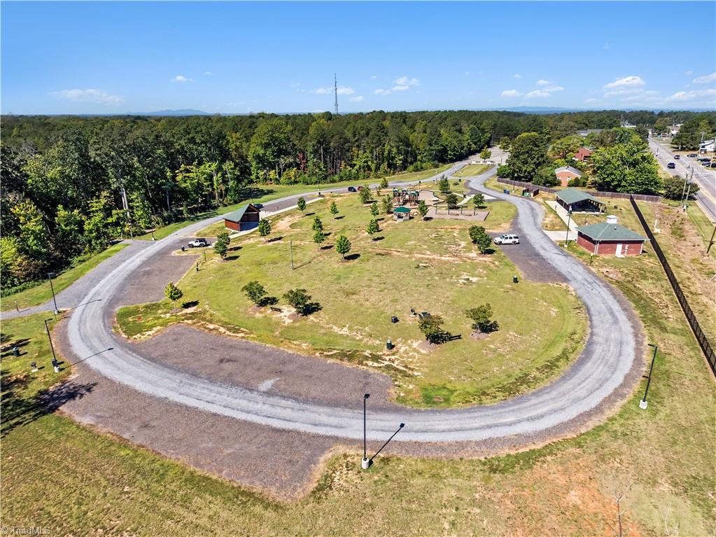 main property photo 10