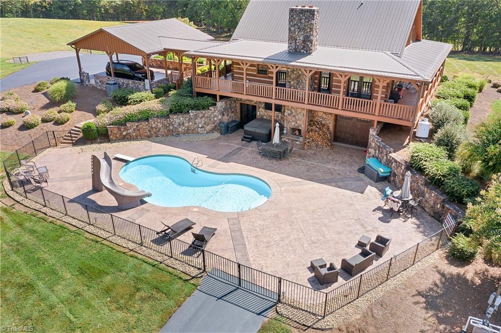 main property photo 5