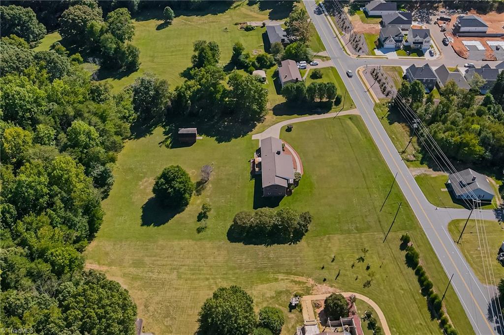 main property photo 37