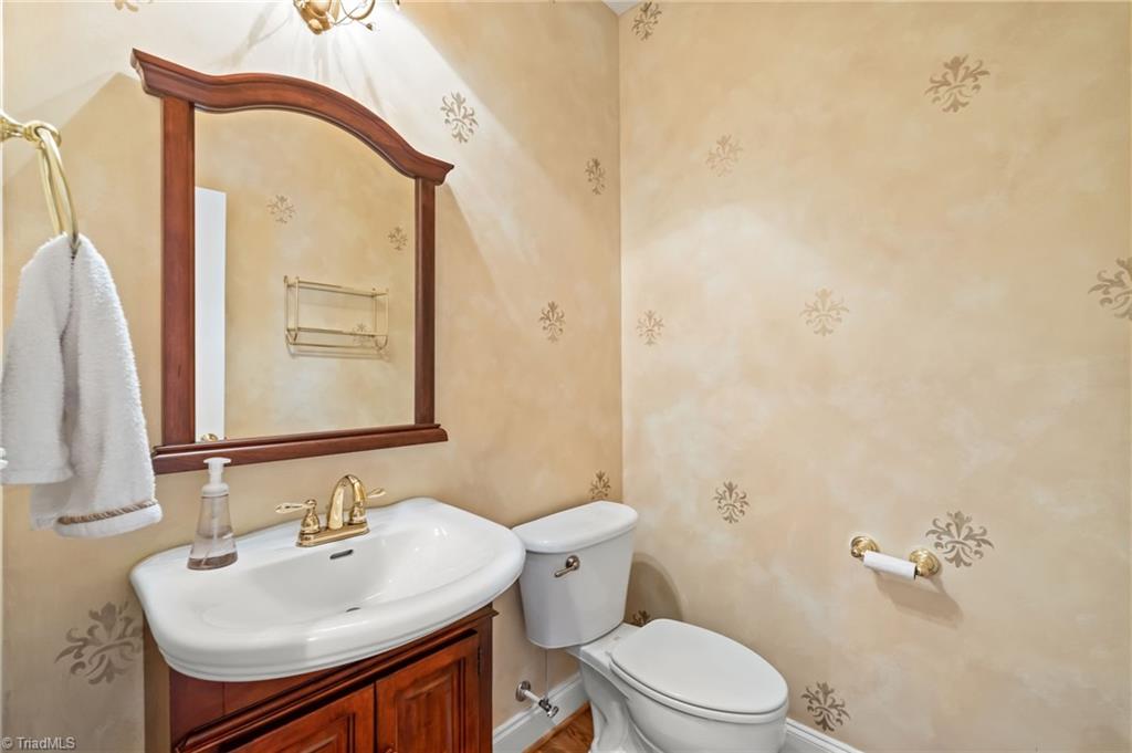 main property photo 16
