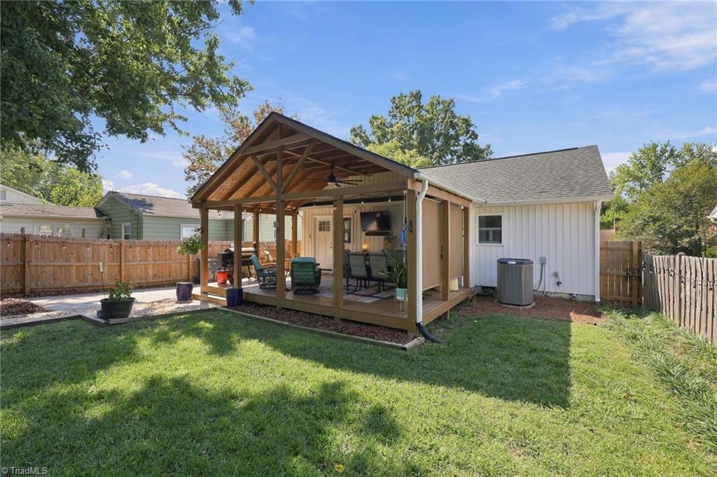 main property photo 28