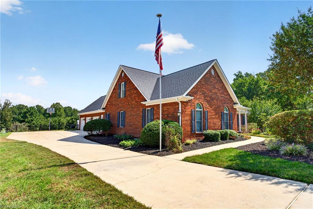 main property photo 5
