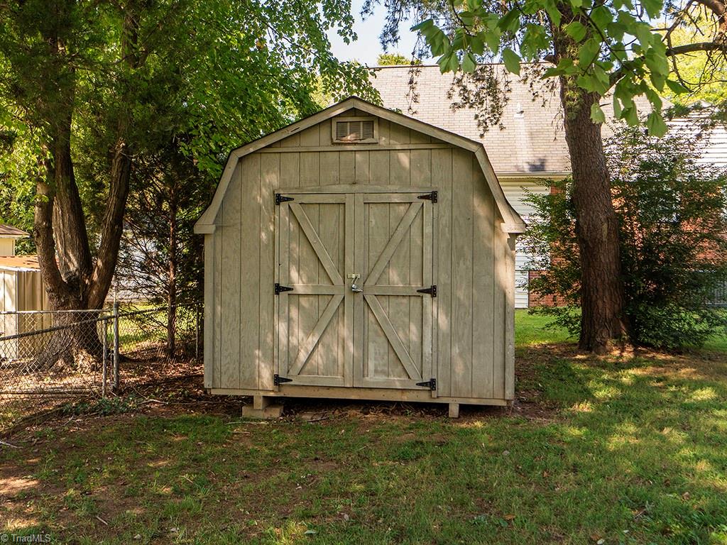 main property photo 34