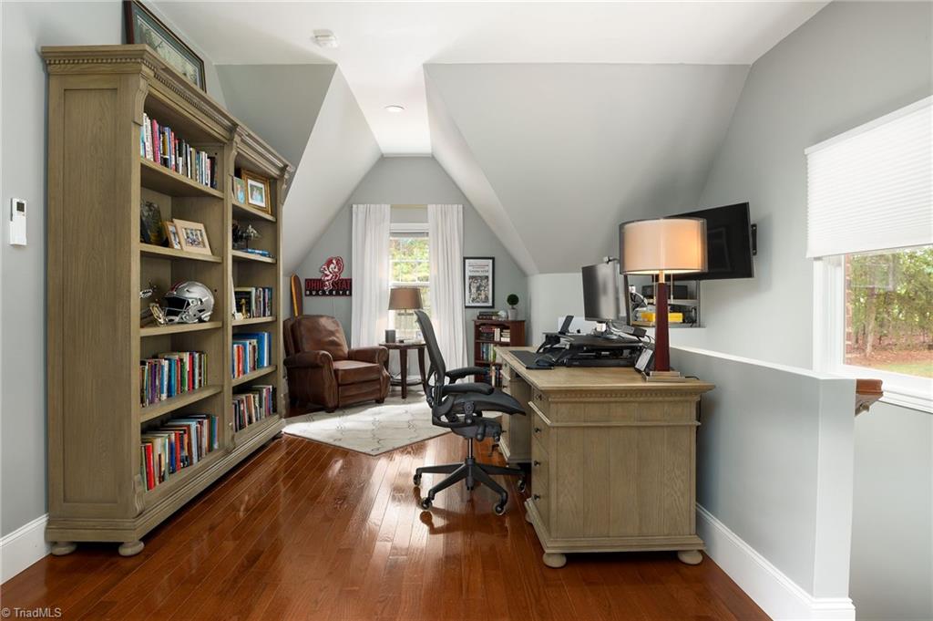 main property photo 23