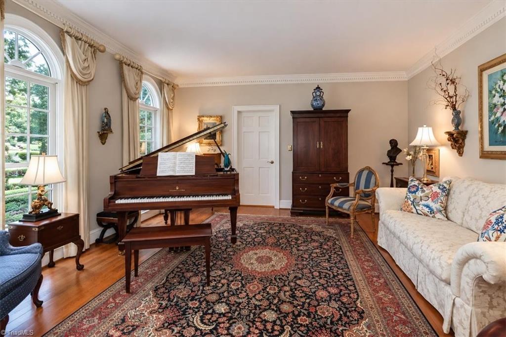 main property photo 6