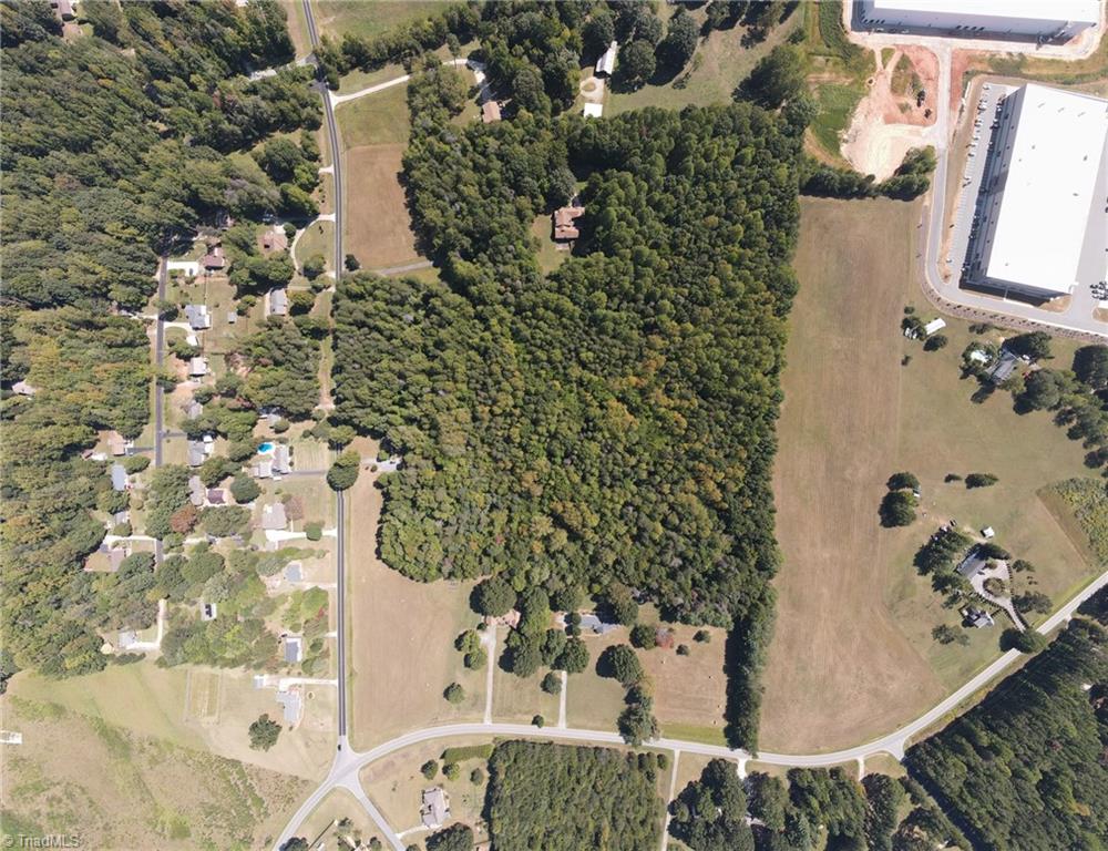 main property photo 9