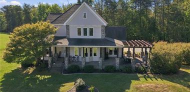 image of property with 3 Bed | 2 Bath | 2,911 Sqft