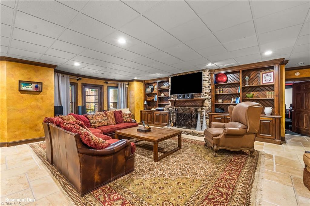 main property photo 33