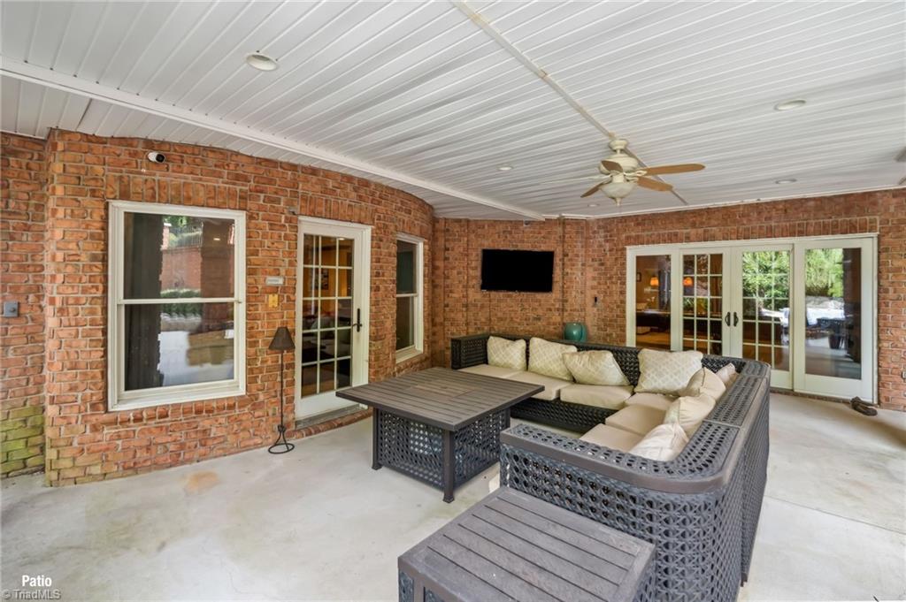 main property photo 41