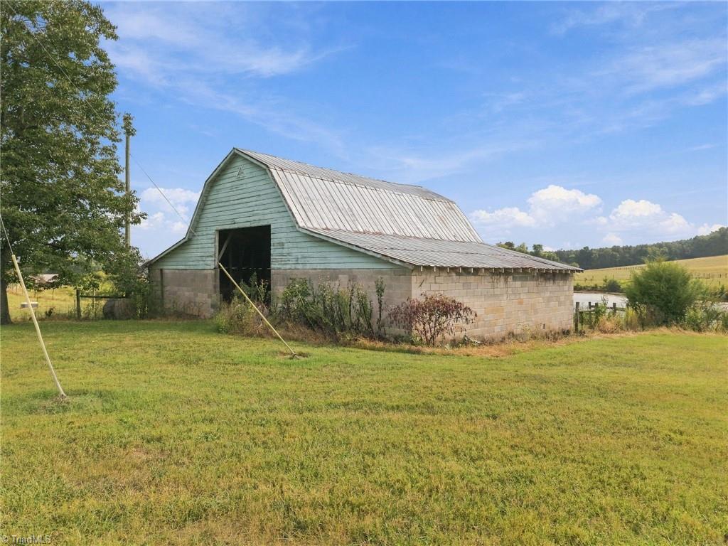 main property photo 31