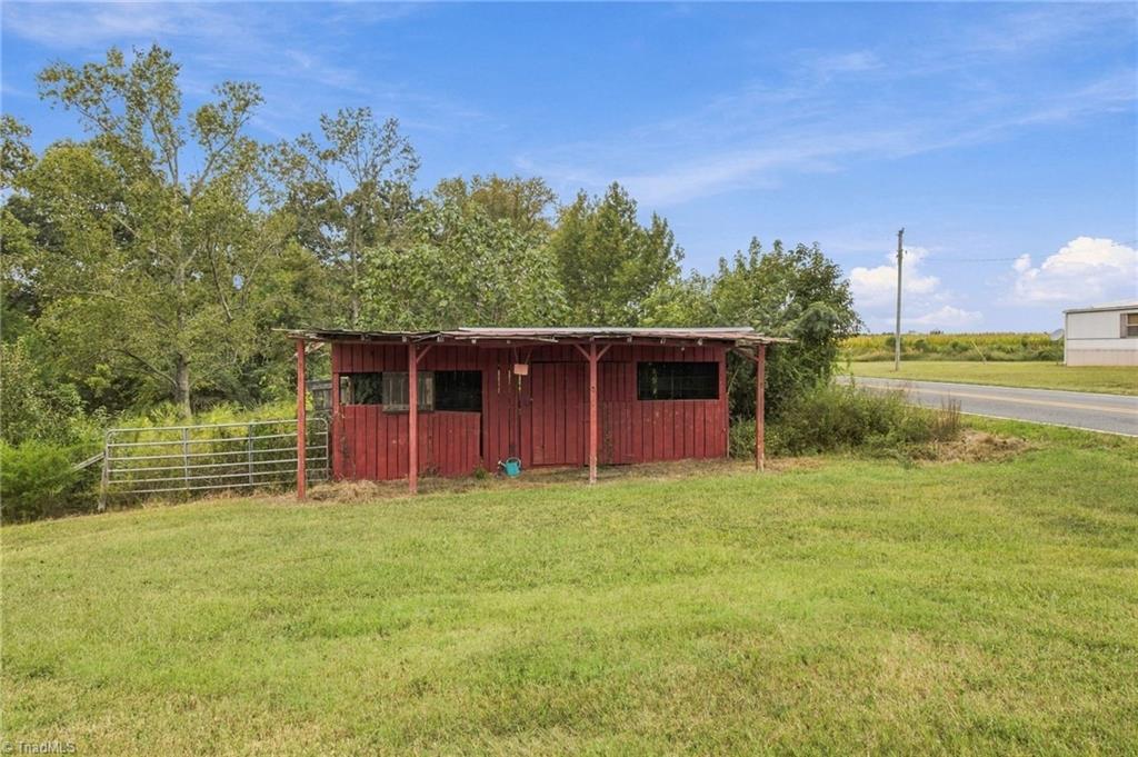 main property photo 38