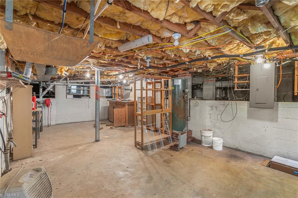 main property photo 28