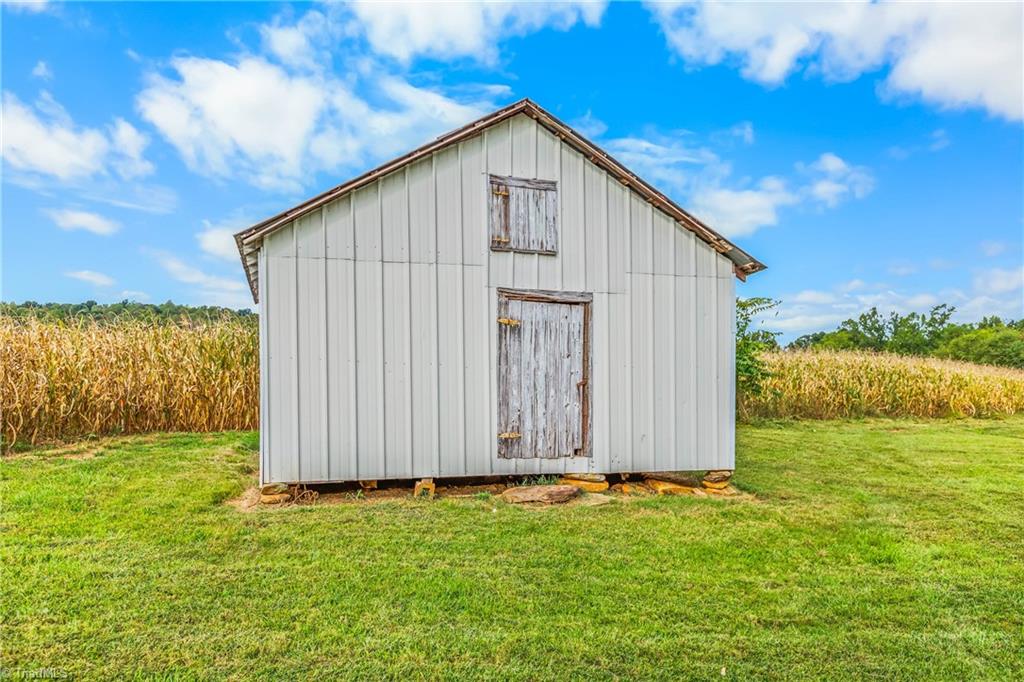 main property photo 12