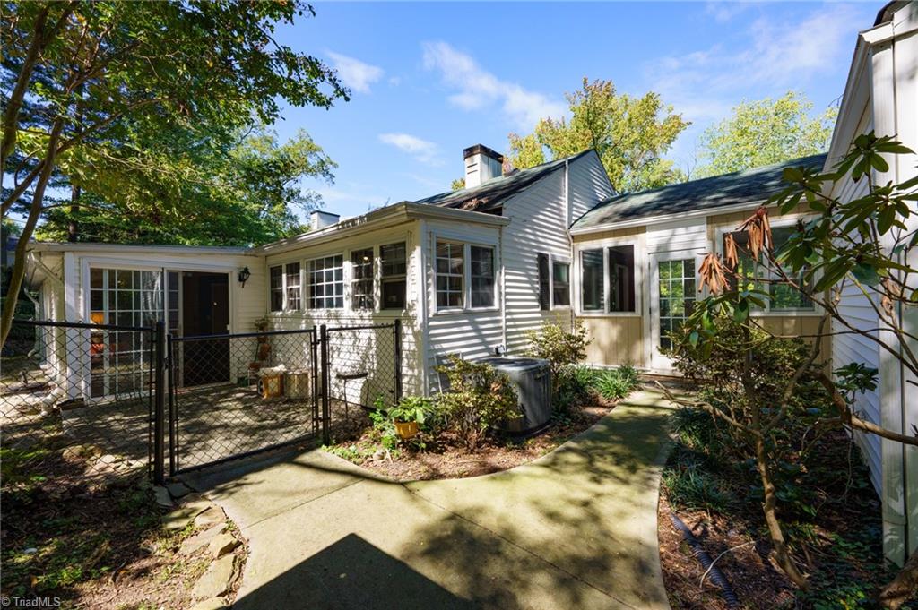 main property photo 30