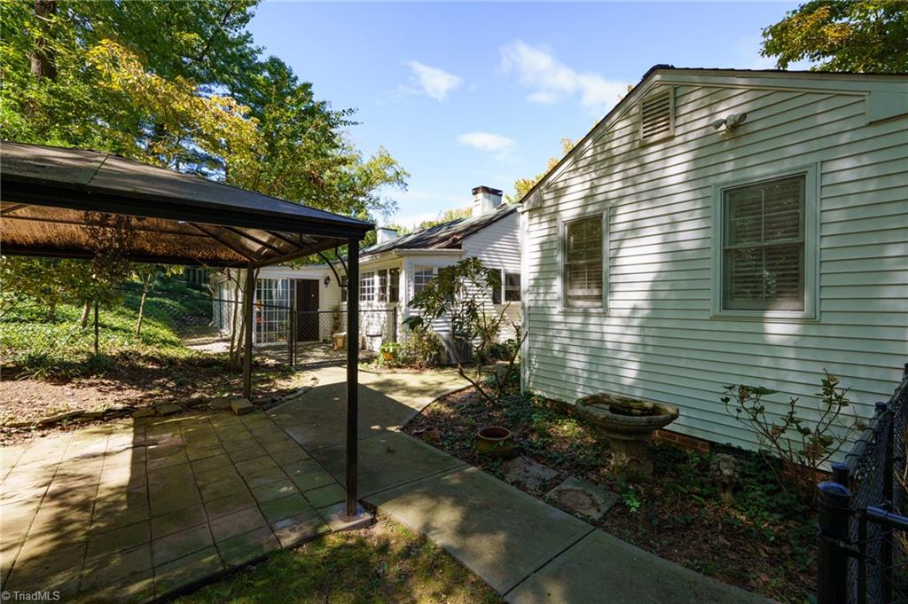 main property photo 32