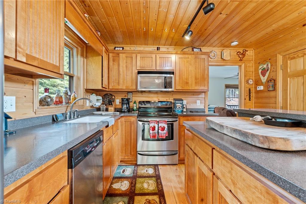 main property photo 41