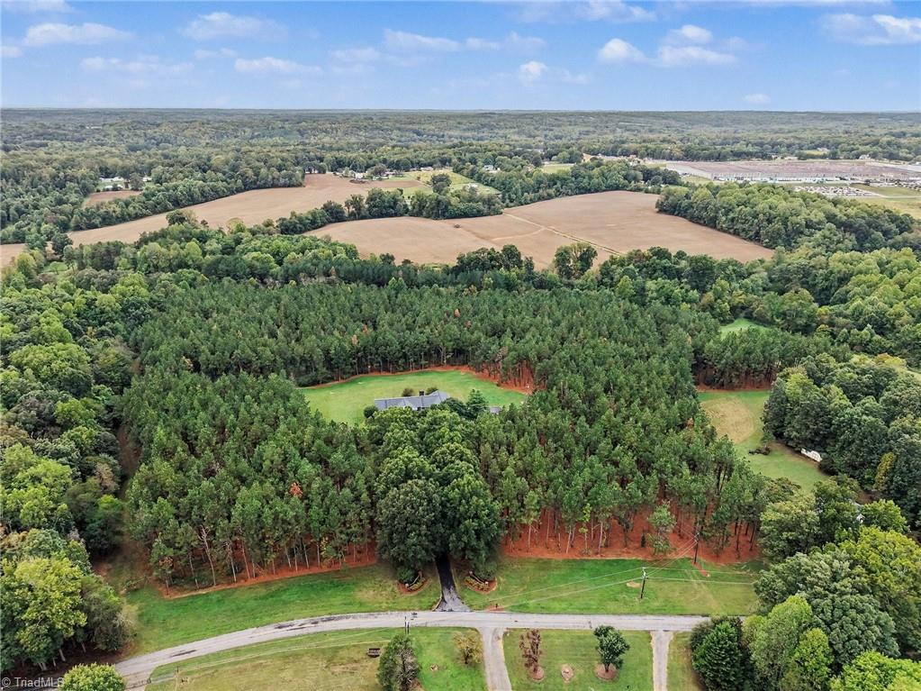 main property photo 40