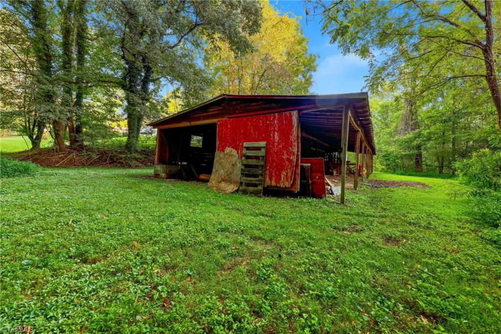 main property photo 37