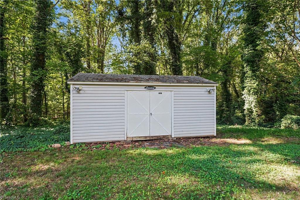 main property photo 40