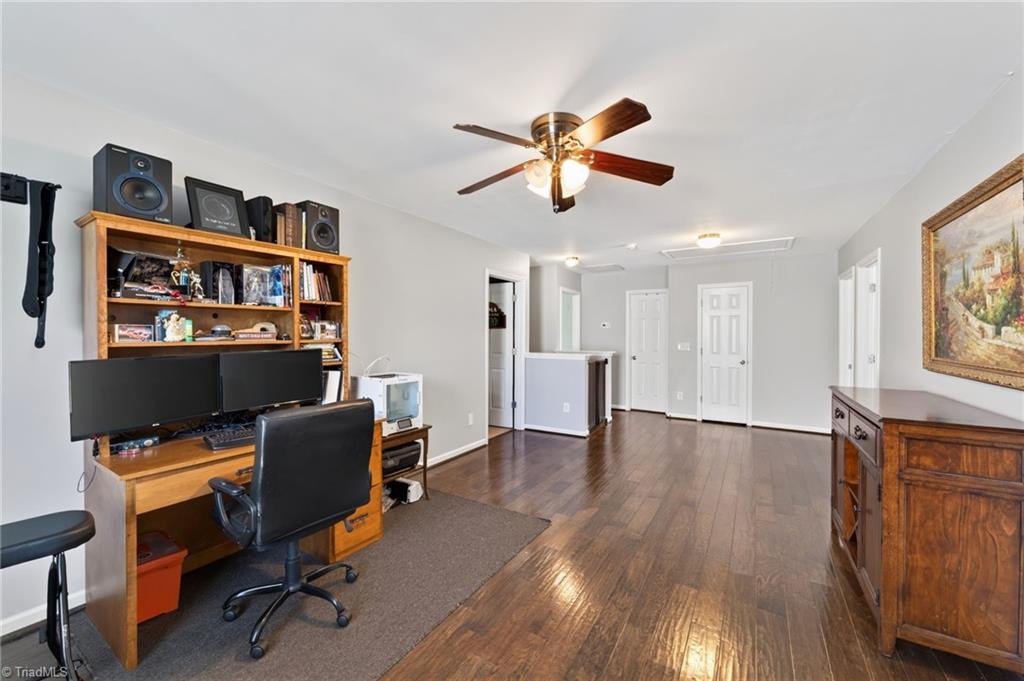 main property photo 25