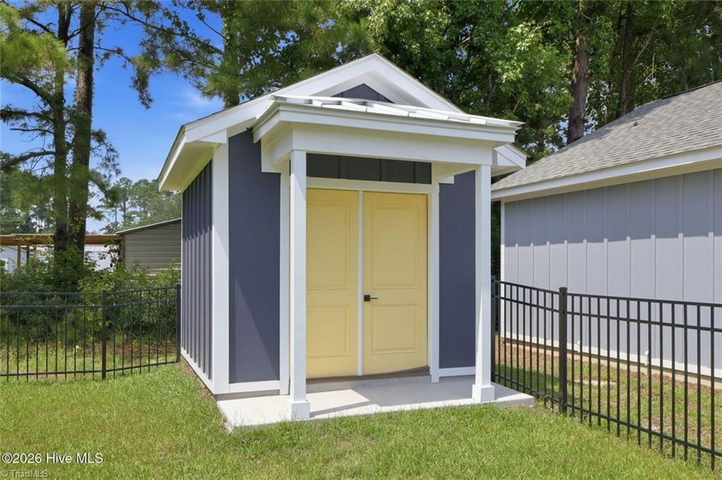 main property photo 15