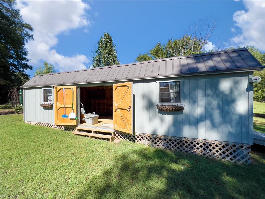 main property photo 40
