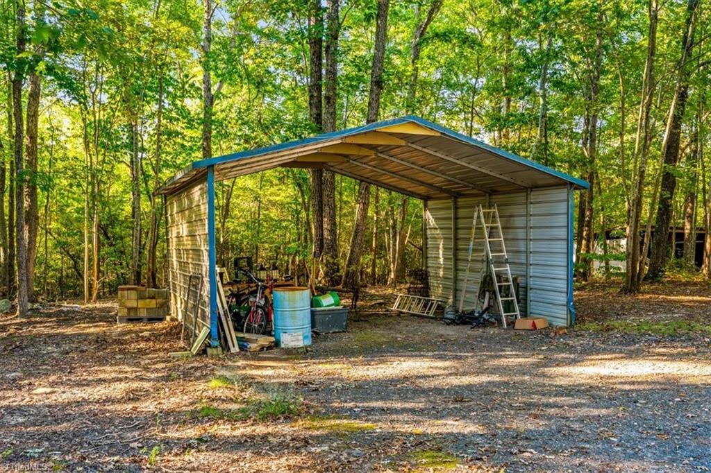 main property photo 33