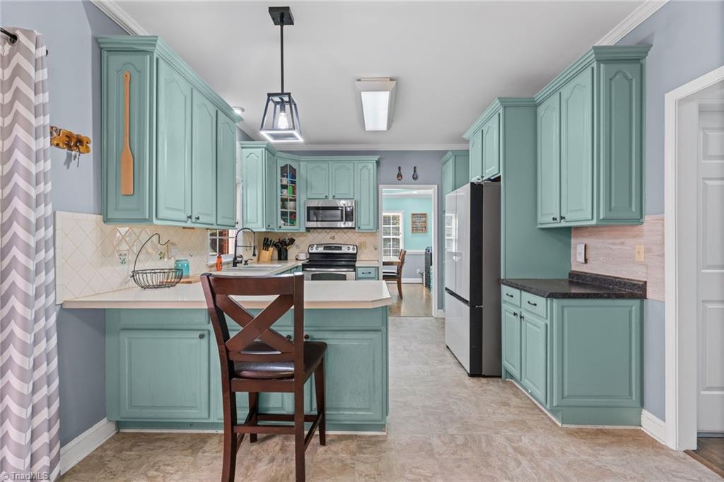 main property photo 13