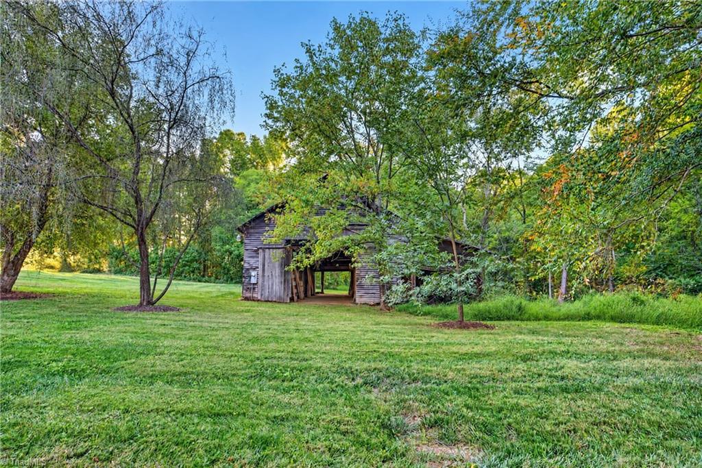 main property photo 28