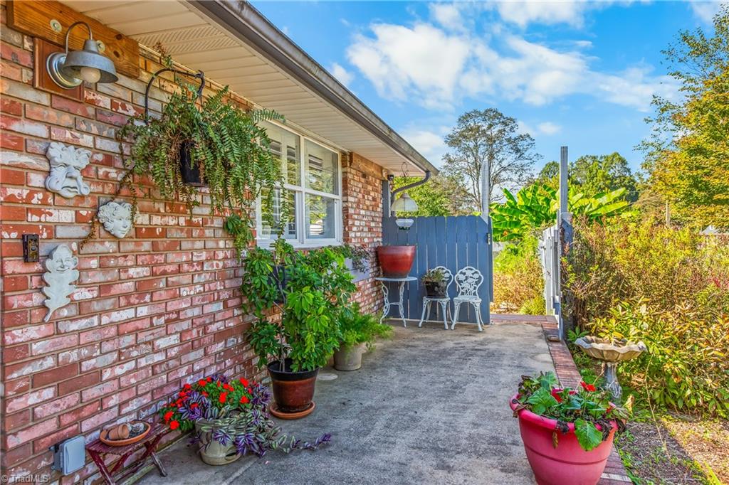 main property photo 32