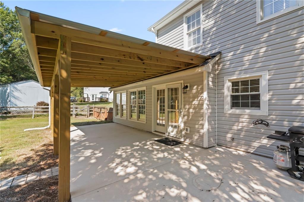 main property photo 34