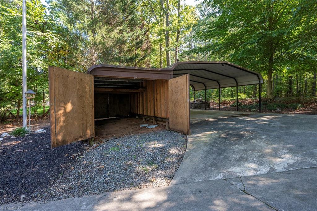 main property photo 14
