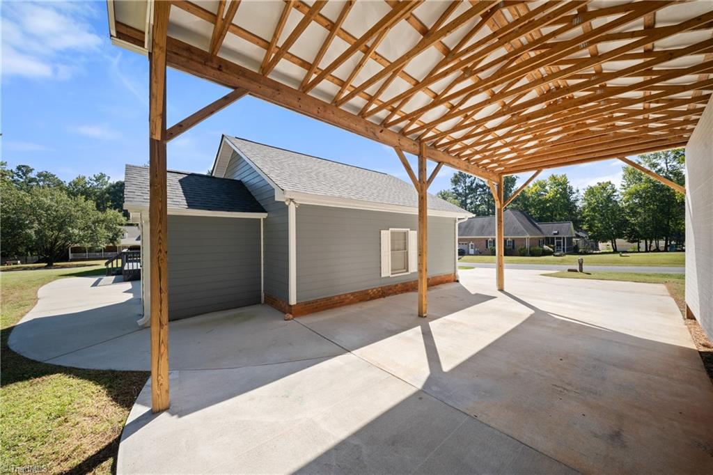 main property photo 26
