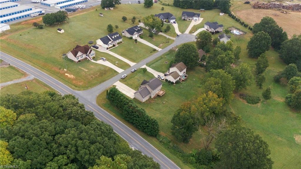 main property photo 40