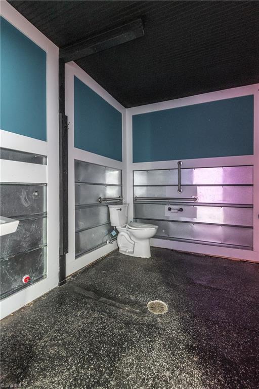 main property photo 18