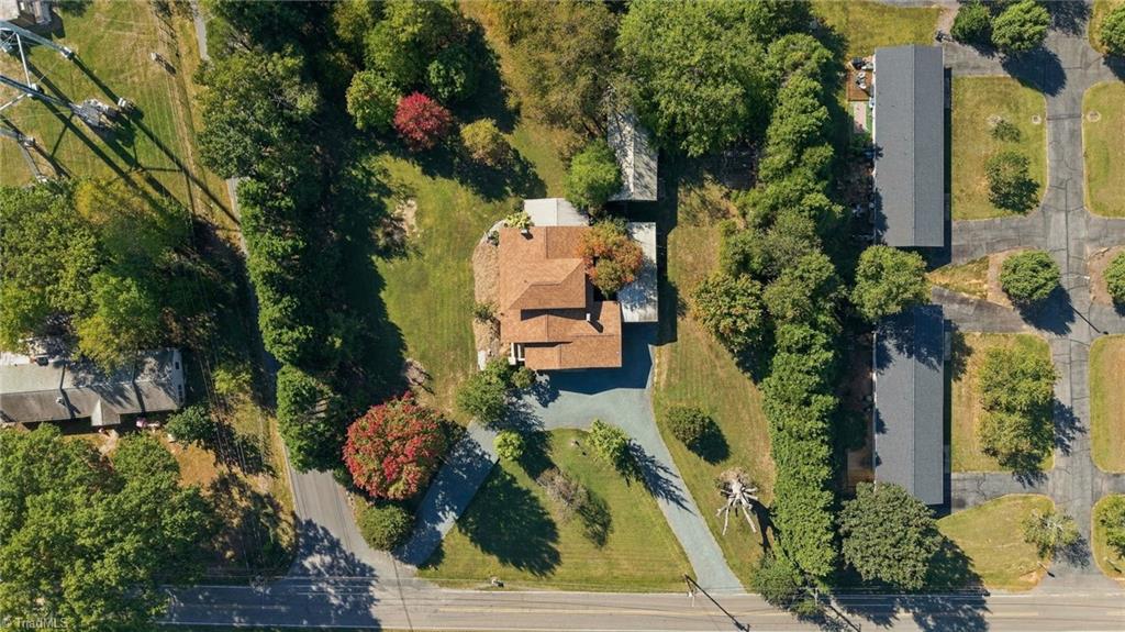 main property photo 30