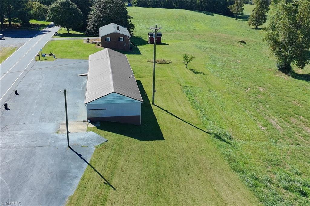 main property photo 28