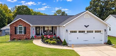image of property with 3 Bed | 2 Bath | 1,356 Sqft