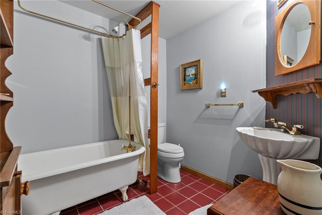 main property photo 25