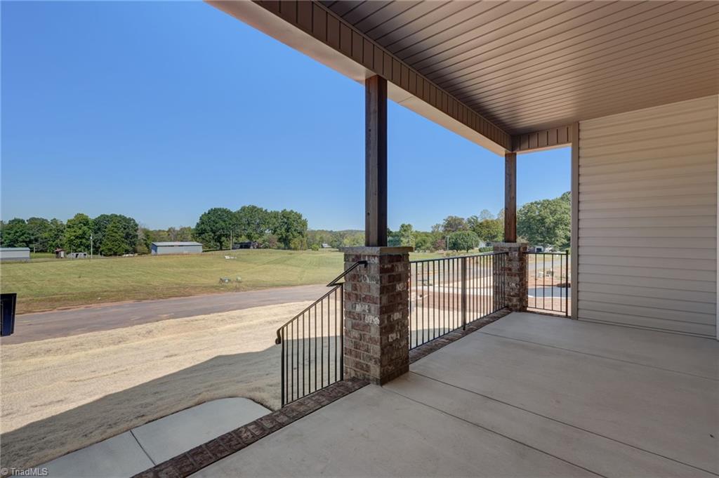 main property photo 8