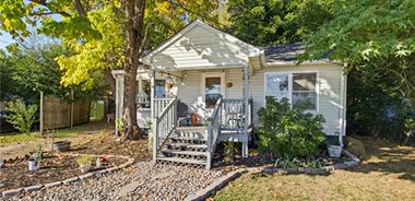 image of property with 2 Bed | 1 Bath | 950 Sqft