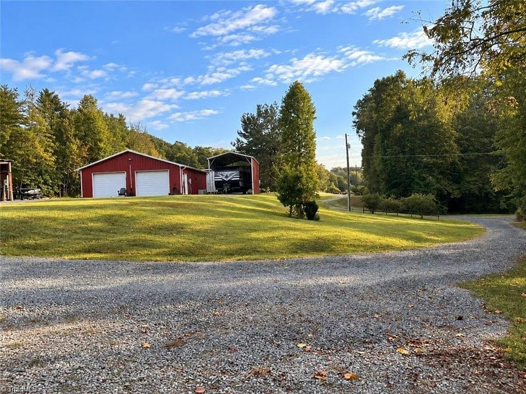 main property photo 14